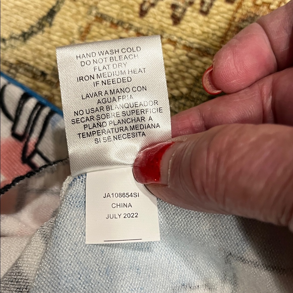 Joseph A Women's Long Sleeve Scenic Print Top - Blue, White, size large - Picture 5 of 10